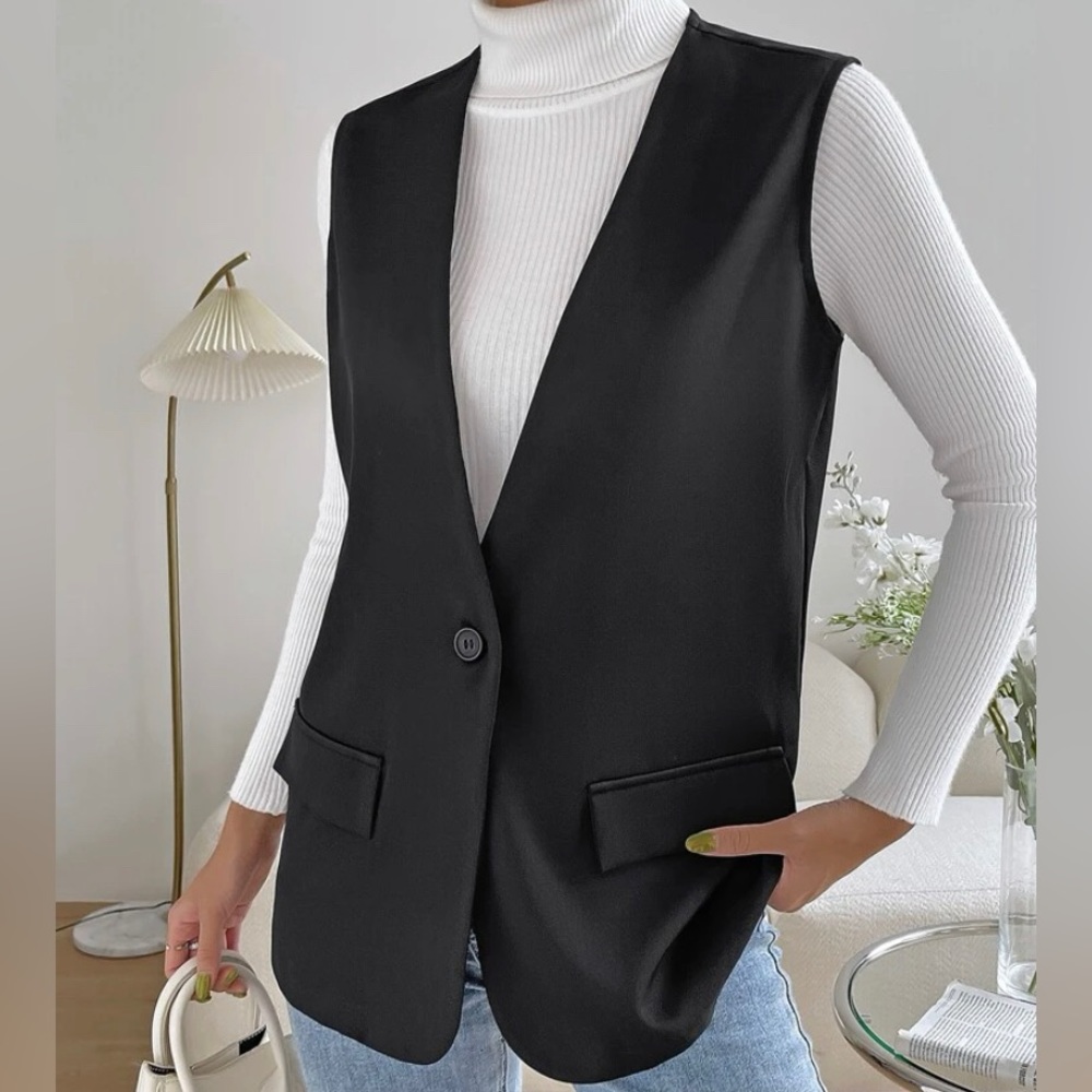 👩‍💼 SHEIN sleeveless black blazer